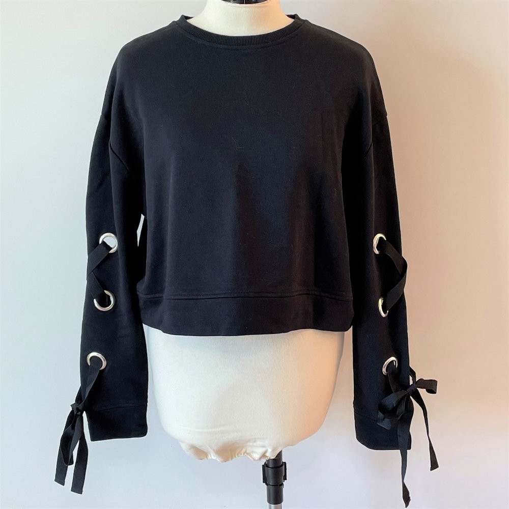 NWOT Design Lab Cropped Sweatshirt